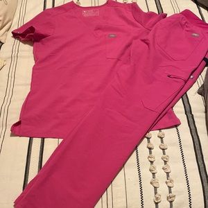 Figs Catarina scrub top and yola skinny scrub pants